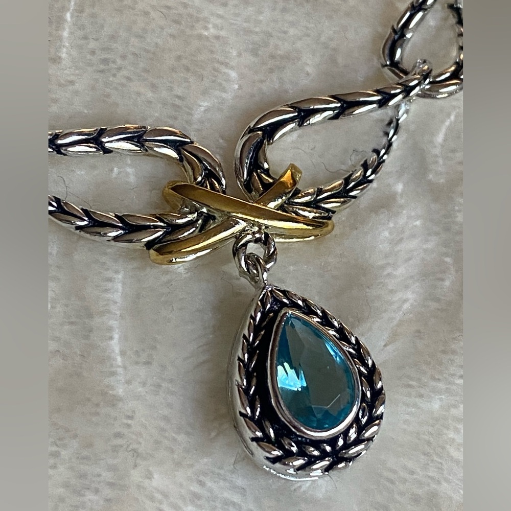 Elegant Sterling Silver Necklace with Aquamarine Pendant